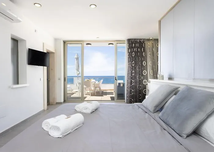 Luxury Penthouse With Sea Views And Terrace La Caleta 阿德耶