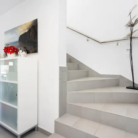 Apartamento Luxury Penthouse With Sea Views And Terrace La Caleta